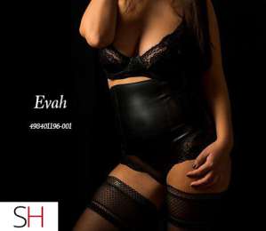 20 year old Caucasian Escort in City of Edmonton EVAH Sexy Hot Brunette in her Late 20's with Nice 