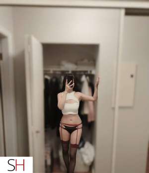 22 year old Asian Escort in Richmond New girl first time in Canada