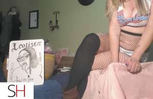 34 year old Caucasian Escort in Vernon bigtittygothslut!(salmon arm) submissive