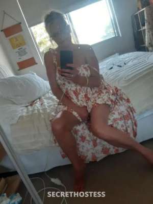 54 year old Australian Escort in Surfers Paradise Gold Coast Sexy mature experienced Australian woman Surfers Paradise, 