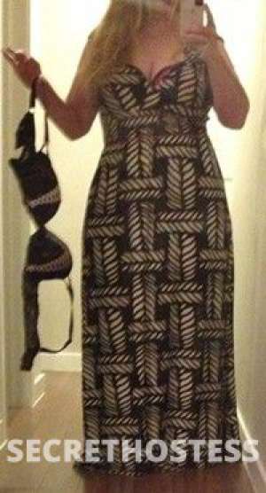 54 year old Escort in Edmonton CURVES That Won't QUIT! BBW COUGAR MONA Available on 