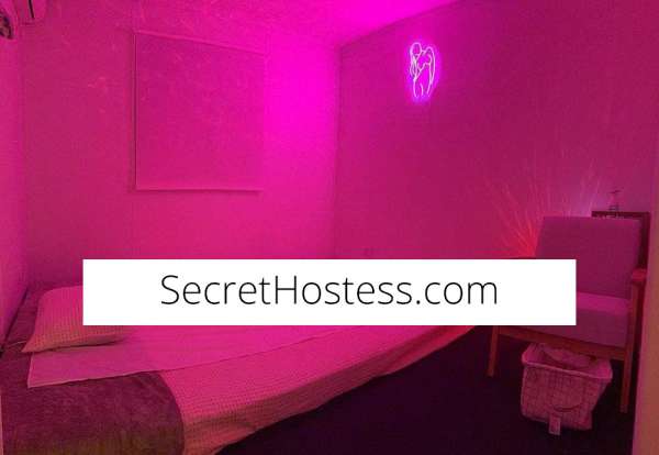 Escort Windsor Image - 1