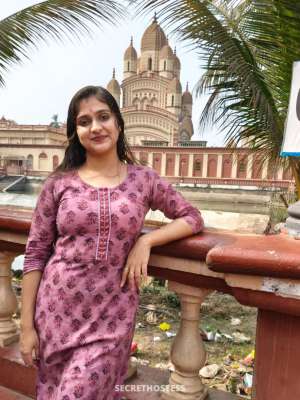 22 year old Indian Escort in Hyderabad Roshni, escort