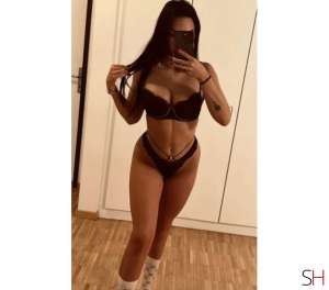 25 year old Latino Escort in Rushmoor Hampshire Samirah . NEW . Party .Girl, Independent