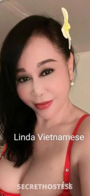 35 year old Vietnamese Escort in Ballarat East Ballarat 2 Vietnamese ladies-Linda,Luna touring to Ballarat