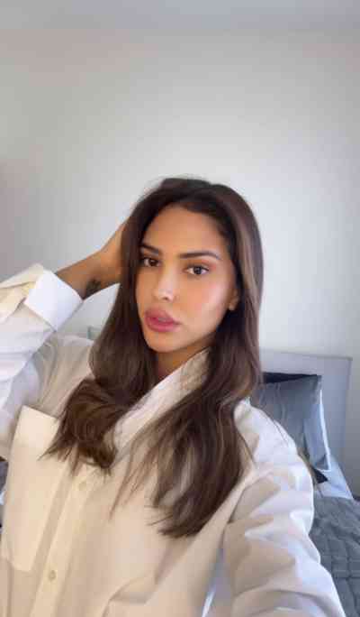 32 year old Escort in Addison IL Adorable cute girl