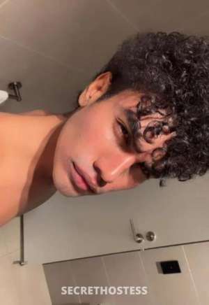 19 year old Escort in Warrnambool I love older daddies lot , I luv to make love with them, 