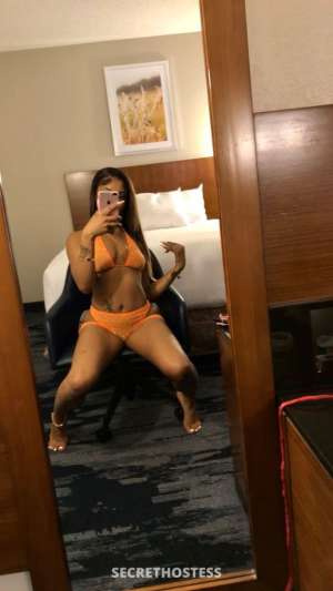22 year old Escort in Desmoines IA Petite Sweet Treat