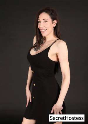 42 year old Escort in Edmonton Escort model Vienna Kartel, Edmonton