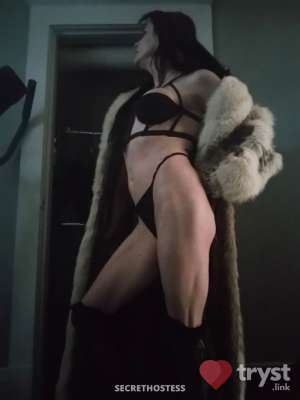 0 year old Escort in St. Paul MN Paige Noir - Classic sensual mystery girl
