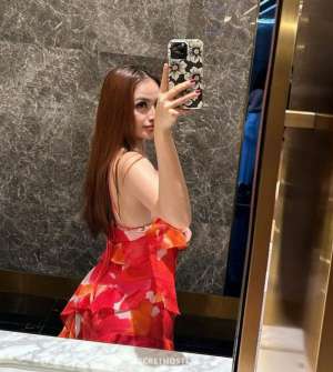 23 year old French Escort in Muscat Linaka, masseuse