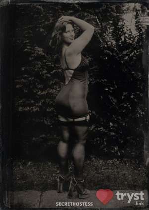 Ivy Maxwell - Playful &amp; Vibrant Companion 0 year old Escort in Milwaukee WI