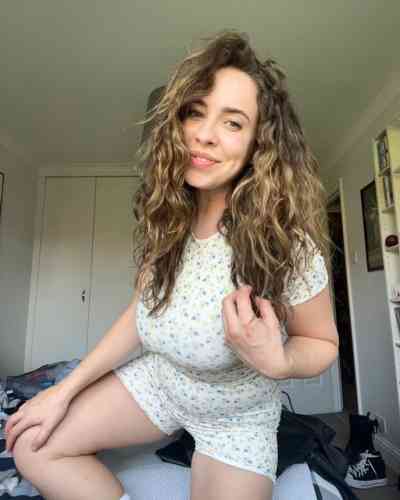 23 year old Escort in Kamez Text me on Whatsapp:- xxxx-xxx-xxx, Telegram:- @emilyrose987