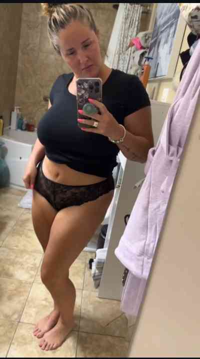 29 year old Caucasian (white) Escort in Barboursville WV Mrs
