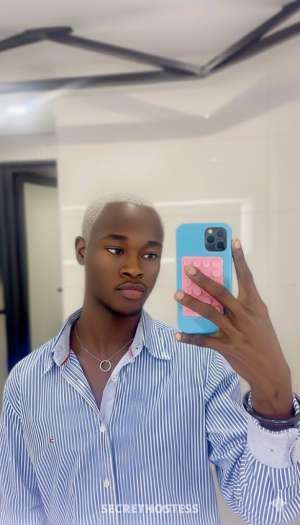 24 year old Escort in Abidjan Masseur sucré Abidjan, Male escort