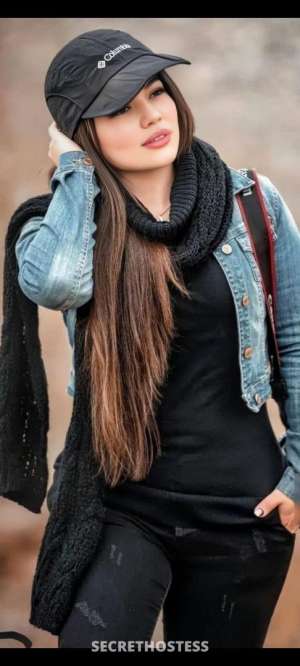 23 year old Asian Escort in Hyderabad Fiza Escort Services Available 24/7, escort