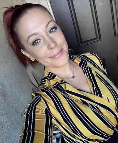 29 year old White european Escort in Delaware OH Mrs