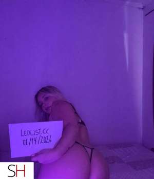 20 year old Caucasian Escort in Granby Looking for friend with benefits - wet &amp; juicy fat 