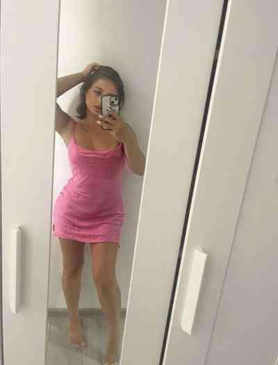 25 year old Latino Escort in Box Hill I’m down for hookup 💦🍇and massage face to face 