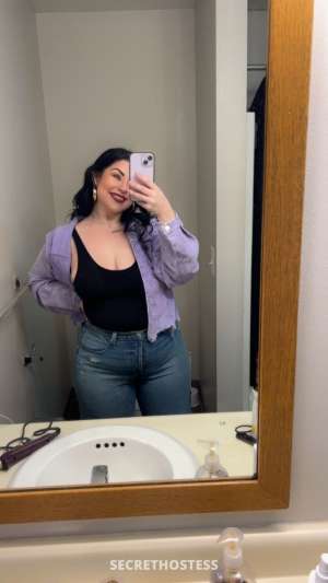 30 year old Escort in Grand Rapids MI let this blue eyed beauty make your day