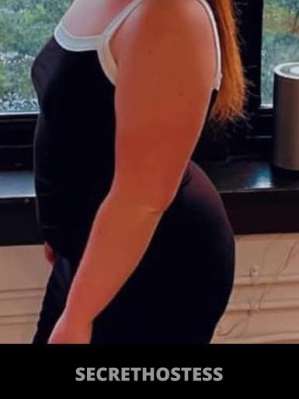 Red Head Beautiful smile Big thighs and shapes scrumptious 25 year old Escort in St Joseph MO