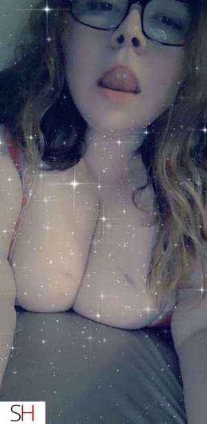 25 year old Caucasian Escort in City of Edmonton Hot bbw milf wants to play