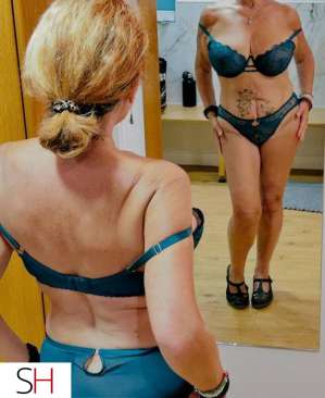 48 year old Escort in Laval moment de sexe avec une femme fontaine