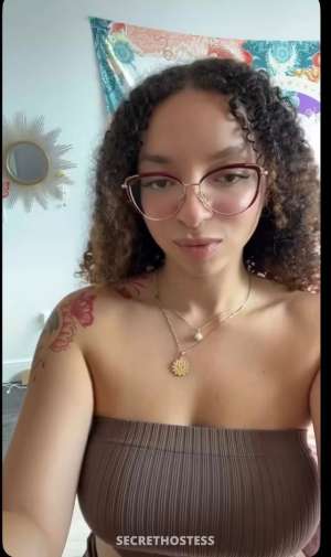 28 year old Escort in Rochester NY I’m a female escort available for hookup