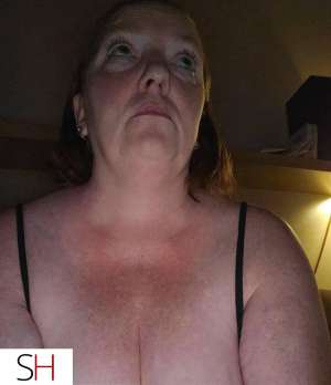 39 year old Caucasian Escort in Durham Region A fun woman wilg tofulfill all yor fantasies in Peterboroug