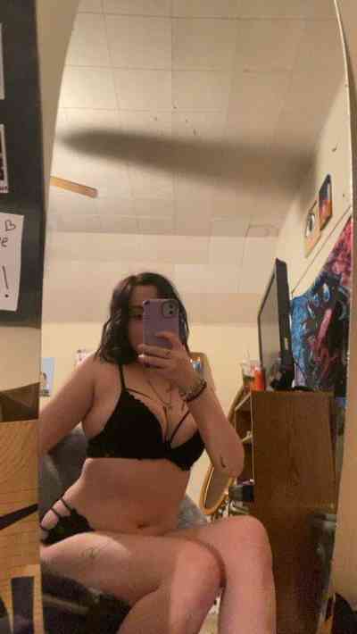 30 year old Escort in West Chester PA I’m available for all kinds of fun, sexting, massage, hard