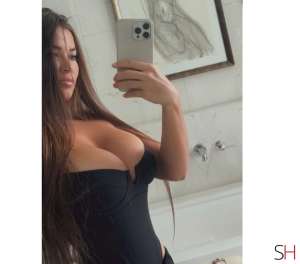 24 year old Latino Escort in Dartford Kent Hot girl.Big ass. domination., Independent
