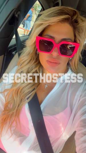 28 year old Hispanic Escort in Sofia in Scottsdale