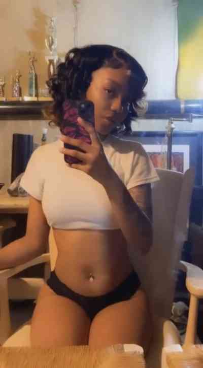 26 year old Escort in Covington KY Hi papi I'm a hot young woman who loves her job I'