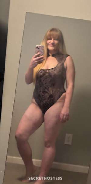 41 year old Escort in Atlanta GA Blonde Bombshell MILF Alexis Awaits