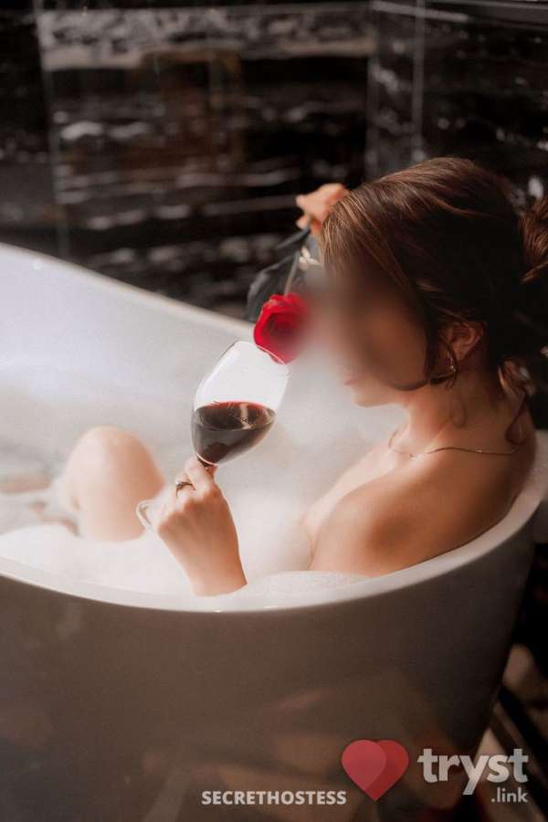 20Yrs Old Escort Size 6 153CM Tall Winnipeg Image - 1