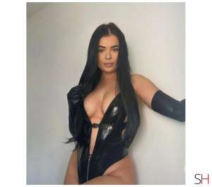 .Tanya .Brunette Escort Available for Outcall, Agency 23 year old Escort in Buckinghamshire