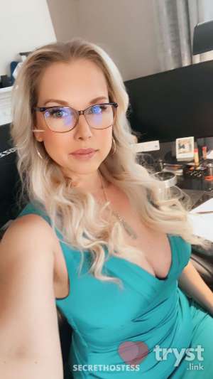 Lillian 52Yrs Old Escort Size 8 173CM Tall Raleigh NC Image - 9