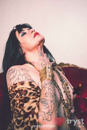 30 year old Escort in Montreal Wilde Rose - The throat-goat Dominatrix
