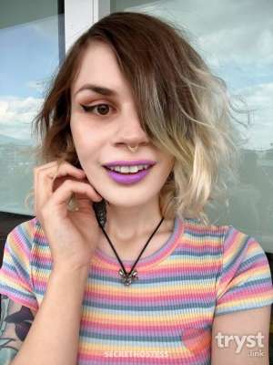 18 year old White Escort in Vancouver Jayjuniper - Polite and discrete