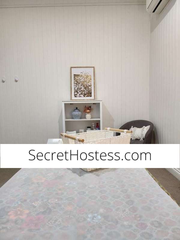 Escort Size 6 Brisbane Image - 21