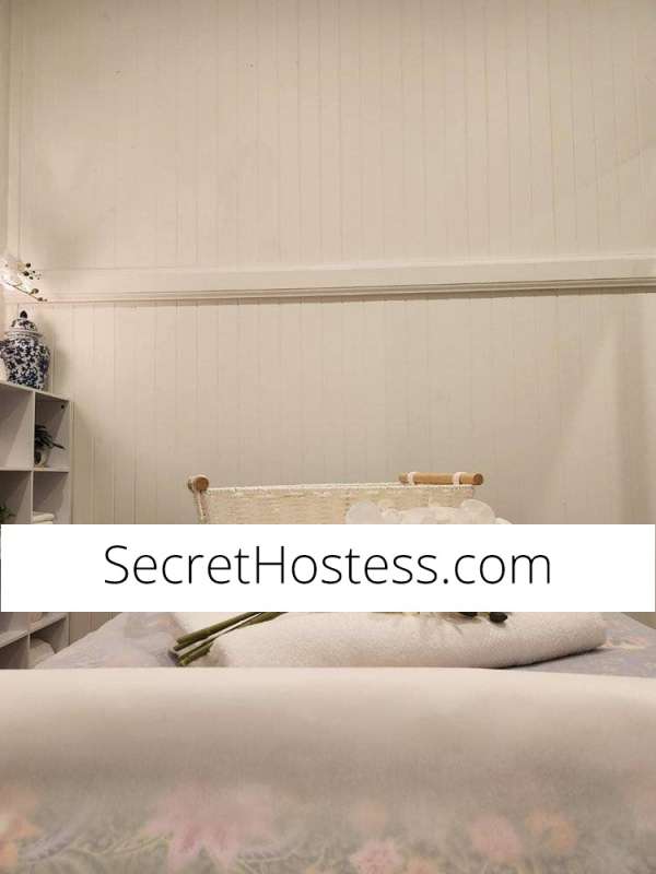 Escort Size 6 Brisbane Image - 22