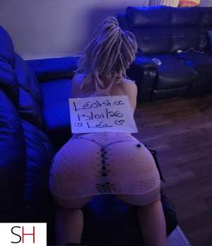 28 year old Caucasian Escort in Laval Moi et mon GFE