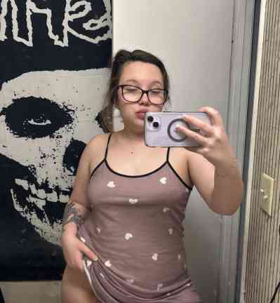 28 year old Escort in Lake Ozark MO I'M Emily 🍑ACTIVE 24/7 Sexy, Young, and Ready For 
