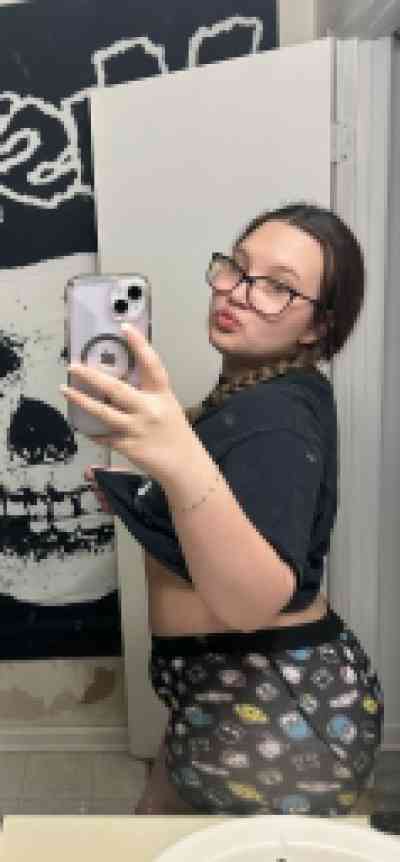 28 year old Escort in Fargo MO I'M Emily 🍑ACTIVE 24/7 Sexy, Young, and Ready For 