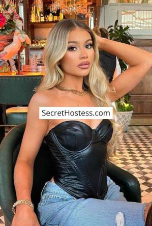 24 year old Latin Escort in Bolzano Sara, Agency