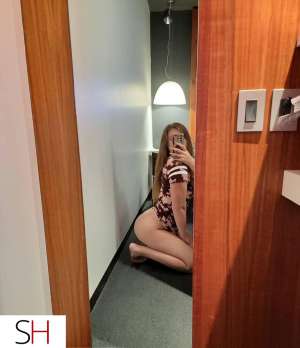 Looking for friend with benefits - wet &amp; juicy fat 21 year old Escort in Grande Prairie