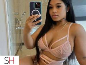 Pink peach 28 year old Escort in Regina