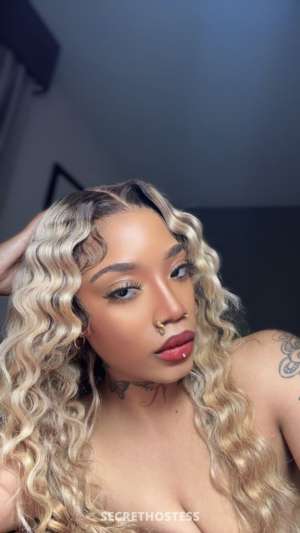25 year old Escort in Manhattan KS , message to book
