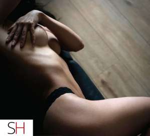 Tina!! Sexy warm playful 32 year old Escort in Richmond Hill