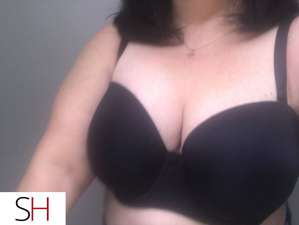 38 year old Caucasian Escort in Tricities/Pitt/Maple Busty brunette—— Coquitlam